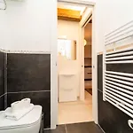 Castello Central & Panoramic Studio דירה